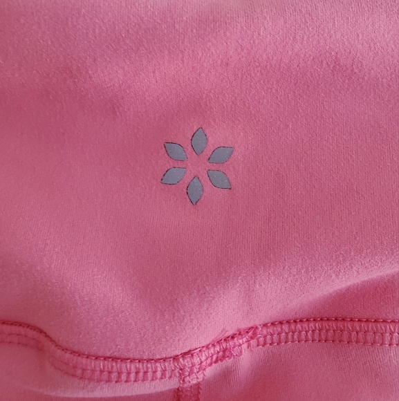 NWT NINE WEST ACTIVE PINK BIKER SHORTS WITH POCKET SIZE SMALL - Picture 5 of 6